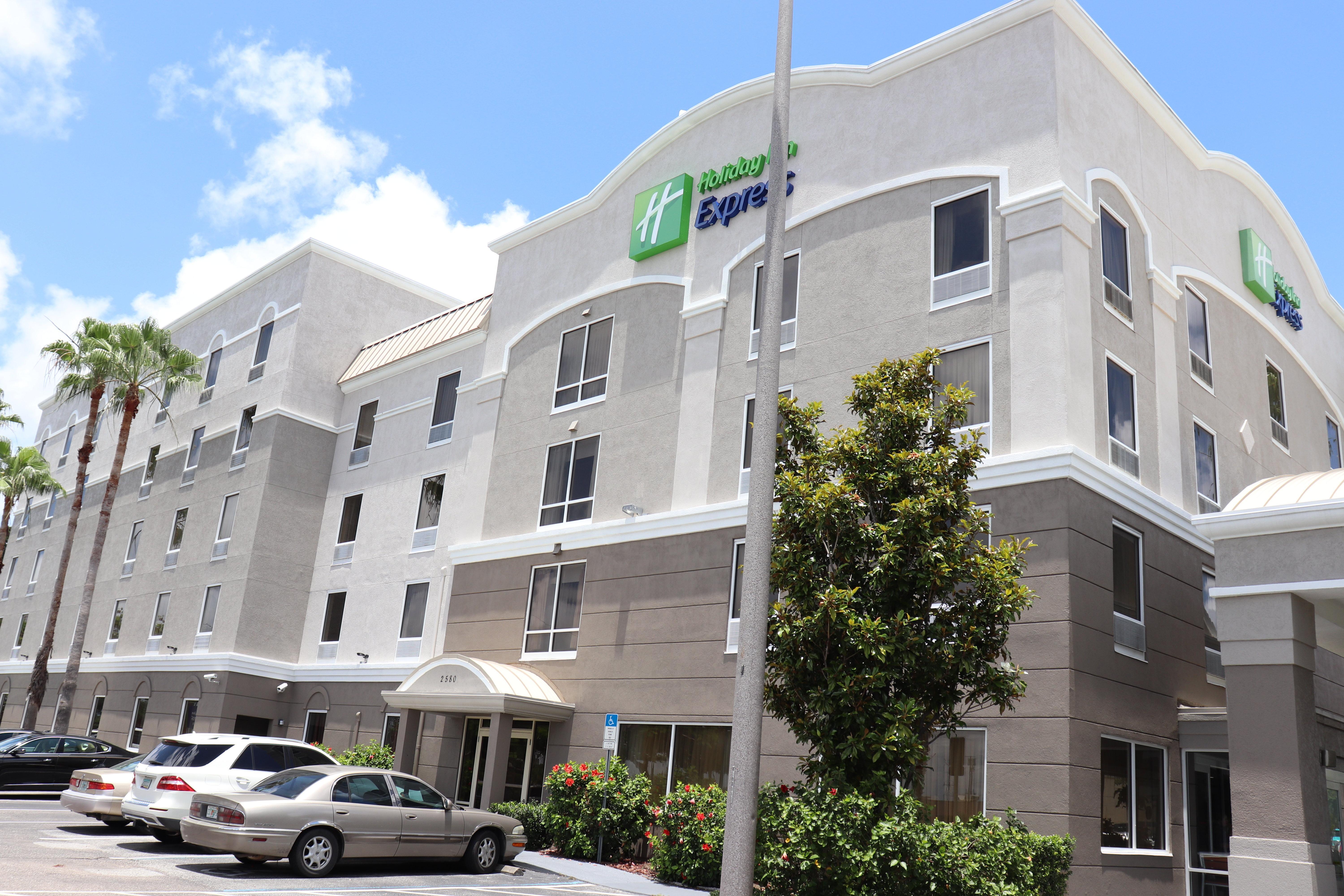 Holiday Inn Express Hotel & Suites Clearwater Us 19 North By Ihg Exteriér fotografie