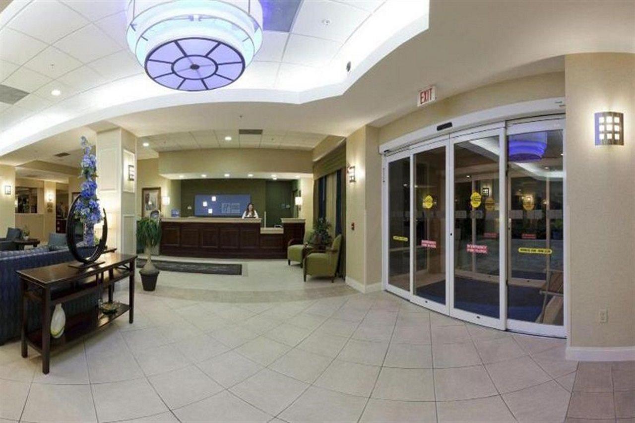 Holiday Inn Express Hotel & Suites Clearwater Us 19 North By Ihg Exteriér fotografie