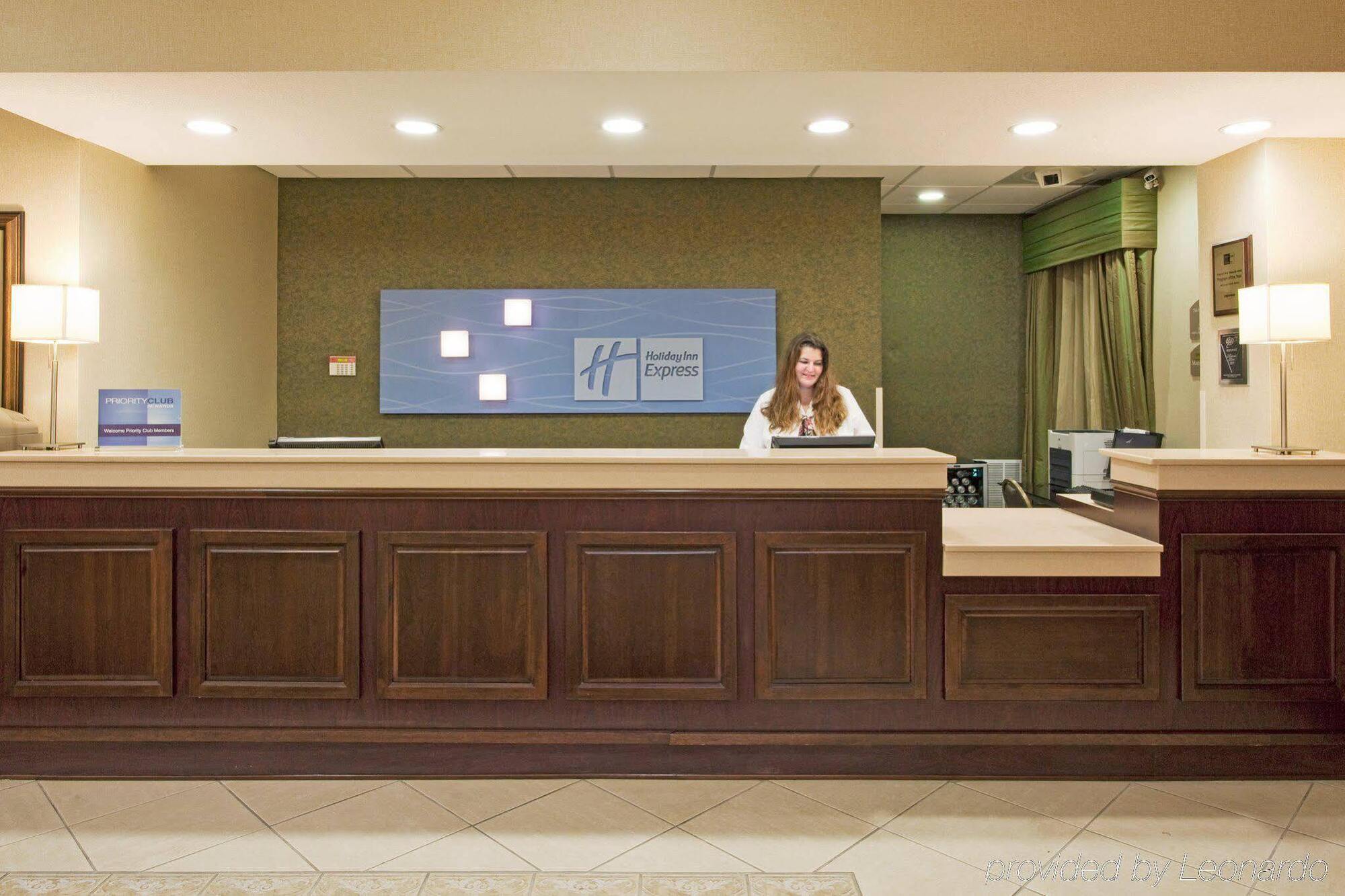 Holiday Inn Express Hotel & Suites Clearwater Us 19 North By Ihg Exteriér fotografie